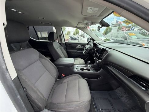 Used 2020 Chevrolet Traverse LS FWD image 33