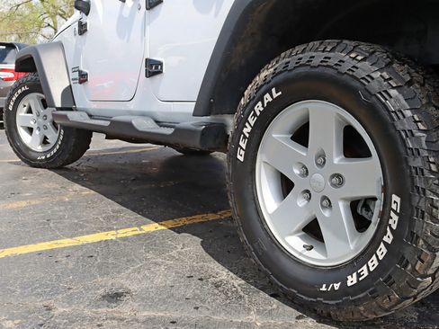 Used 2015 Jeep Wrangler Unlimited Sport w/ Quick Order Package 24S AWD/4WD image 14