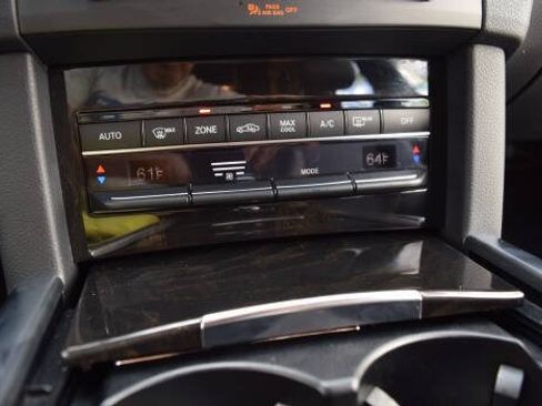 Used 2014 Mercedes-Benz E 250 BlueTEC Sedan image 58