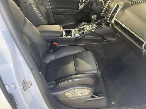 Used 2015 Porsche Cayenne S AWD/4WD image 22