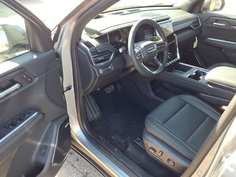 New 2026 GMC Acadia Elevation w/ Elevation Premium Package AWD/4WD image 10