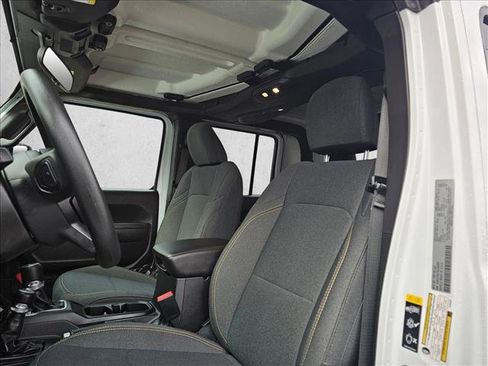 Used 2025 Jeep Gladiator Sport image 20