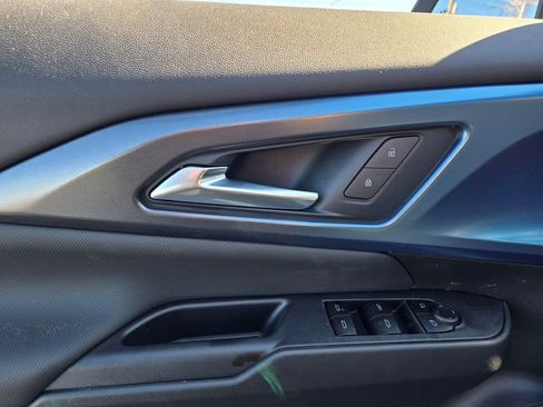 New 2026 Chevrolet Equinox EV LT image 18