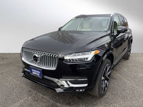 Used 2023 Volvo XC90 B6 Plus w/ Protection Package Premier image 3