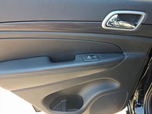 Certified 2020 Jeep Grand Cherokee Altitude image 19