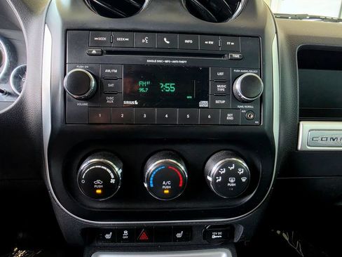 Used 2017 Jeep Compass Latitude AWD/4WD image 37
