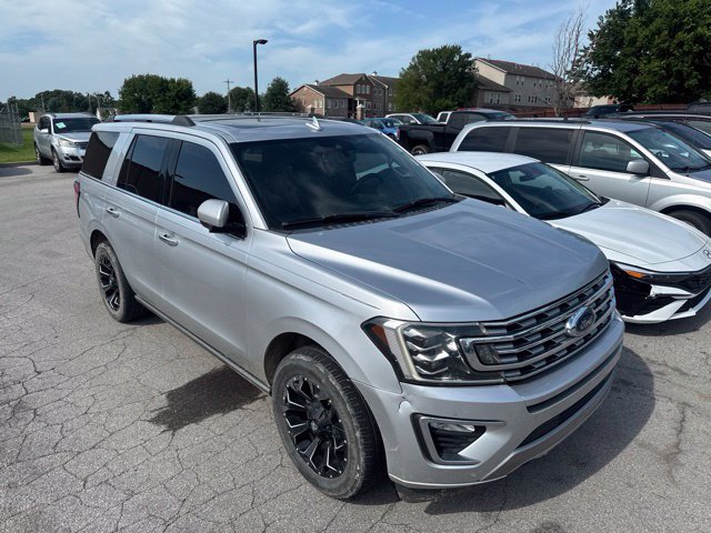 Used 2018 Ford Expedition Limited w/ Equipment Group 301A AWD/4WD image 17