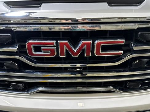 New 2026 GMC Sierra 1500 SLT w/ SLT Premium Plus Package image 9