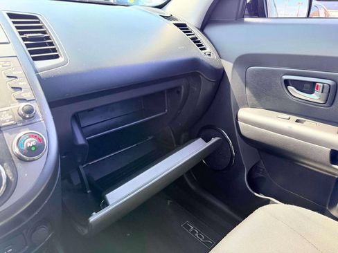 Used 2011 Kia Soul + FWD image 20