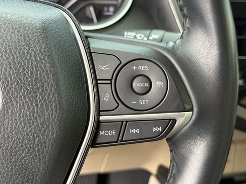 Certified 2022 Toyota Camry XLE image 24