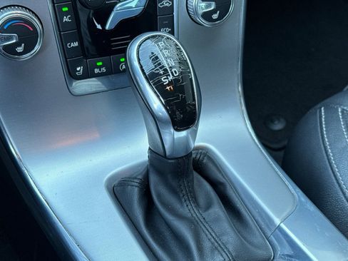 Used 2017 Volvo S60 T5 Dynamic w/ Vision Package image 21