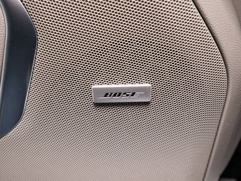 Used 2022 GMC Yukon SLT w/ SLT Luxury Package image 15