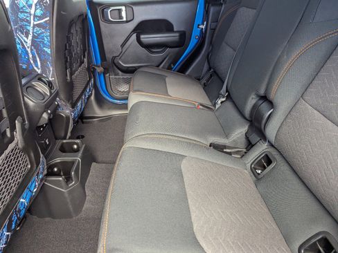 Used 2021 Jeep Gladiator Mojave image 16