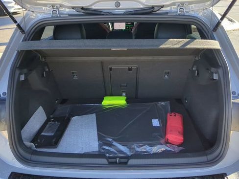 New 2026 Volkswagen GTI SE image 9