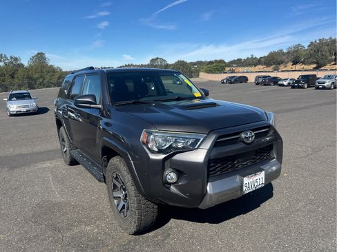 Used 2020 Toyota 4Runner TRD Off-Road AWD/4WD image 3
