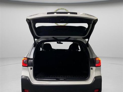 Used 2024 Subaru Outback Premium AWD/4WD image 9