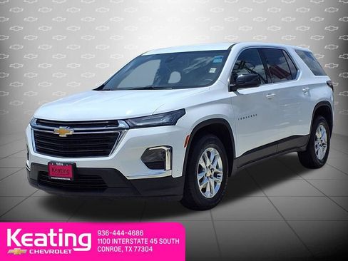 Used 2022 Chevrolet Traverse LS w/ LPO, Cargo Package FWD image 4