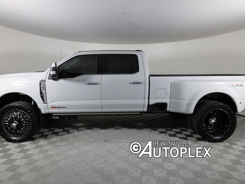 Used 2025 Ford F350 Platinum w/ Platinum Plus Package image 9