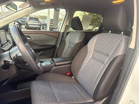 Certified 2023 Nissan Rogue SV image 17