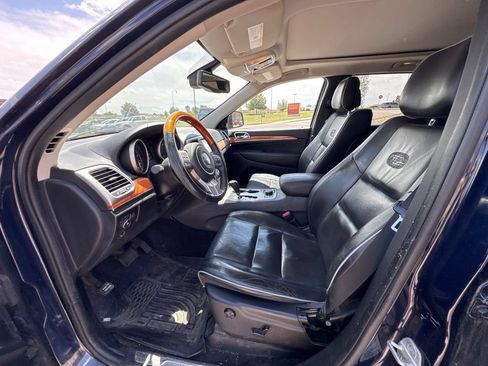 Used 2013 Jeep Grand Cherokee Overland w/ Advance Technology Group AWD/4WD image 9