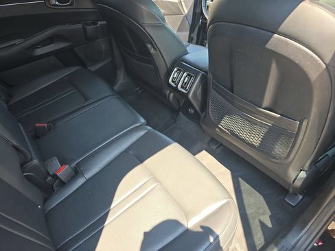 Used 2025 Kia Sorento S w/ Panoramic Sunroof Package FWD image 11