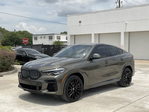 Used 2022 BMW X6 xDrive40i w/ M Sport Package AWD/4WD image 3