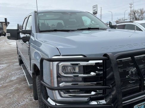 Used 2025 Ford F350 Lariat w/ Chrome Package image 26