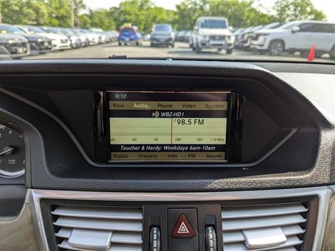 Used 2010 Mercedes-Benz E 350 4MATIC Sedan image 21