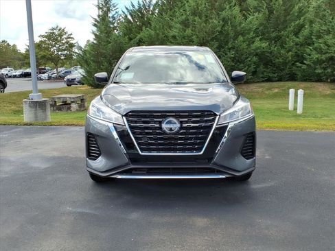 New 2025 Nissan Kicks Play S image 2