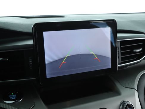 Used 2021 Ford Explorer XLT w/ Equipment Group 202A image 14