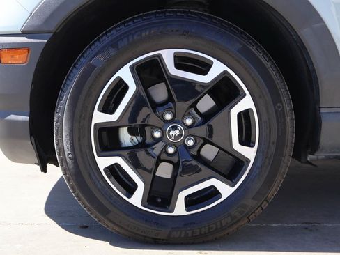 Used 2022 Ford Bronco Sport Outer Banks w/ Tech Package AWD/4WD image 6