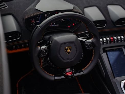 Used 2022 Lamborghini Huracan EVO image 36