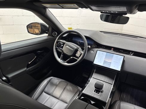 Used 2026 Land Rover Range Rover Evoque S AWD/4WD image 34