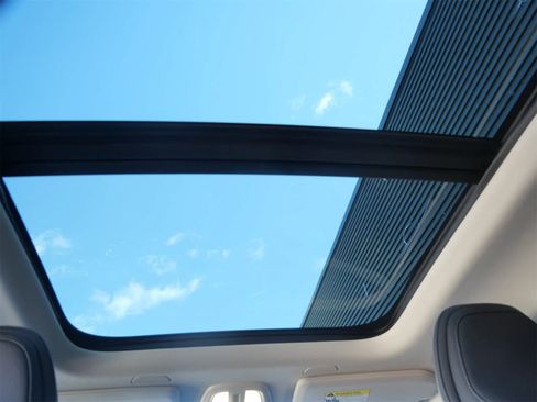 Used 2025 Volvo XC90 T8 Plus w/ Protection Package Premier image 14