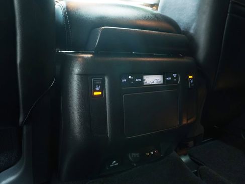 Used 2017 INFINITI QX80 4WD w/ Driver Assistance Package image 17