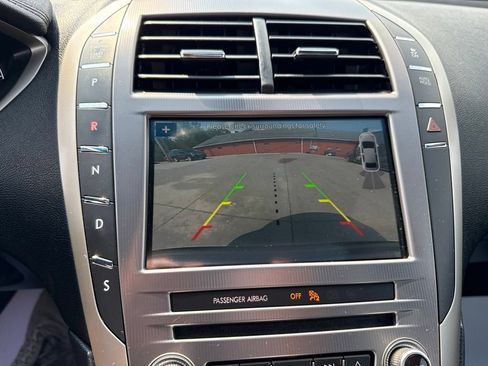 Used 2018 Lincoln MKZ Select w/ Select Plus Package AWD/4WD image 9