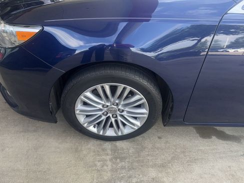 Used 2014 Lexus ES 350 w/ Luxury Package FWD image 2