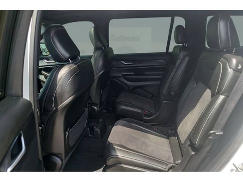 Used 2023 Jeep Grand Cherokee L Laredo AWD/4WD image 27