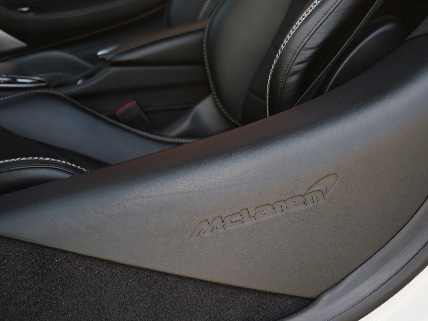 Used 2023 McLaren GT RWD image 19