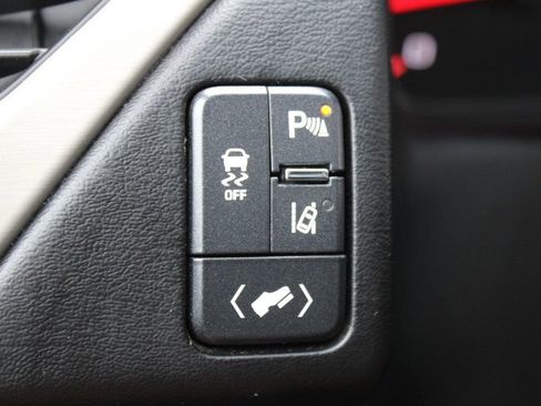 Used 2015 GMC Yukon Denali w/ Touring Package AWD/4WD image 17