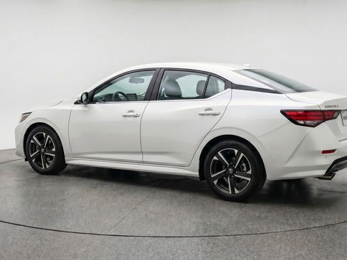Used 2025 Nissan Sentra SV FWD image 6