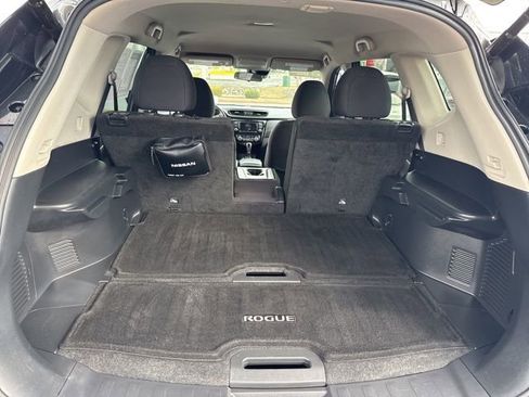 Used 2019 Nissan Rogue SV image 21