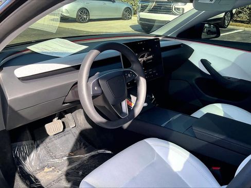Used 2025 Tesla Model 3 Long Range image 13