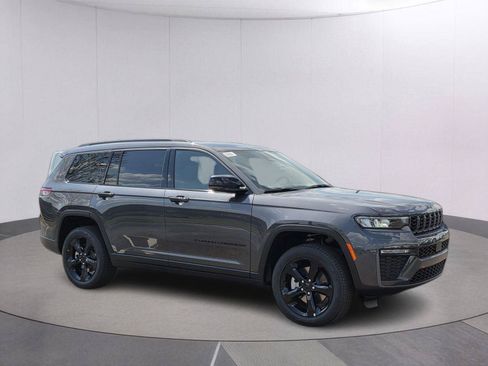 New 2026 Jeep Grand Cherokee L Limited w/ Limited Altitude Package RWD image 3