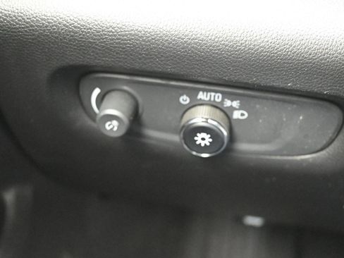 Used 2023 Chevrolet Traverse RS image 24