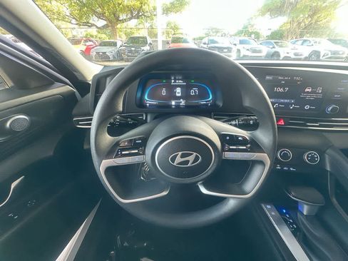 Used 2026 Hyundai Elantra SE FWD image 15