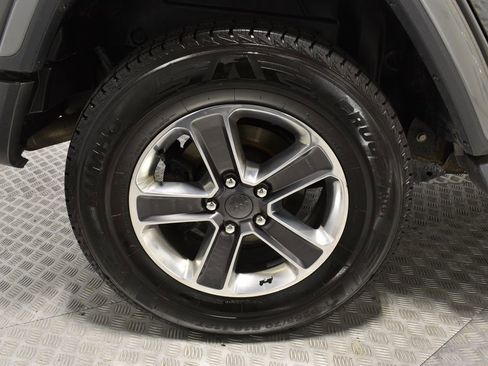 Used 2018 Jeep Wrangler Unlimited Sahara w/ Cold Weather Group image 37