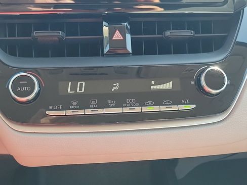 Used 2022 Toyota Corolla LE FWD image 21