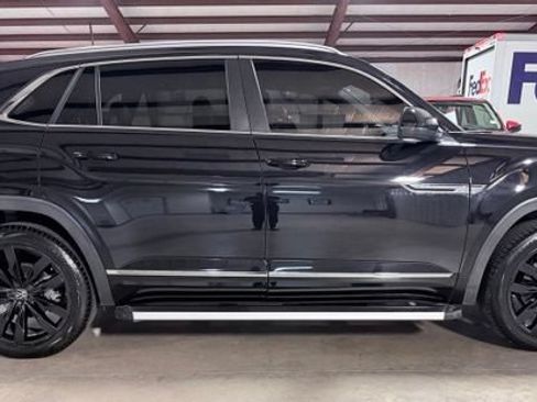 Used 2021 Volkswagen Atlas Cross Sport SEL R-Line w/ Luggage Net & Mats Package FWD image 2
