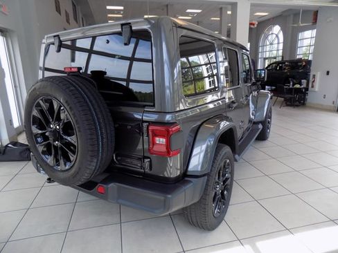 Certified 2025 Jeep Wrangler Unlimited Sahara AWD/4WD image 8